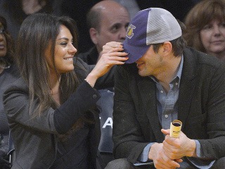 Mila Kunis a Ashton