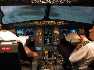 Pilotovi pri pristávacom manévri