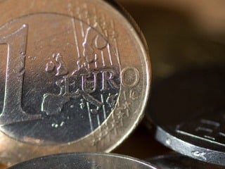 Taliani euro nechcú: Opozícia