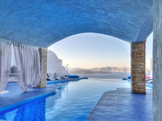 Astarte Suits Hotel, Grécko