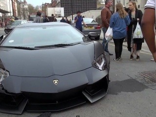 Trošku rozbitý Aventador... trošku