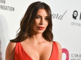 Kim Kardashian nenecháva nič
