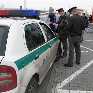 Červenku hľadajú medzi bezdomovcami