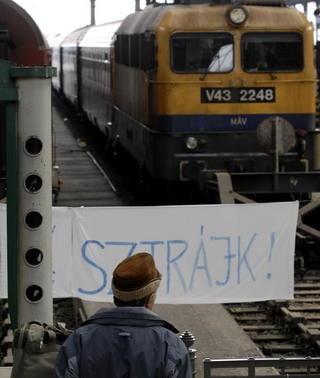 Železničiari do štrajku, vlaky