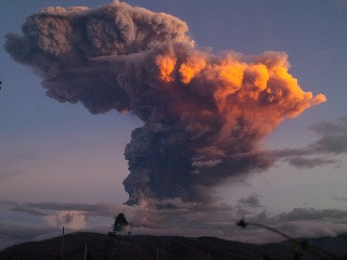 Ekvádorská sopka Tungurahua začala