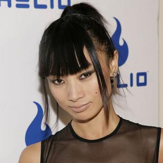 Bai Ling podala na