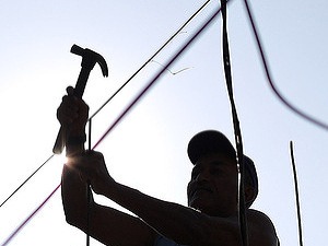 Kladivo na finančných profesionálov: