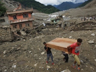 Na severe Nepálu evakuovali
