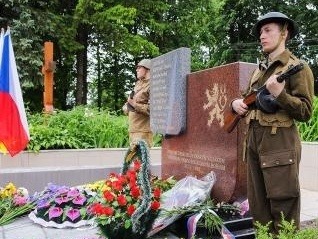 Ukrajinec zaplatil pomník československým