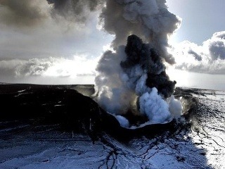 Islandská sopka stále vykazuje