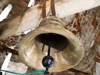 Zvony hrali neonacistom legendárnu