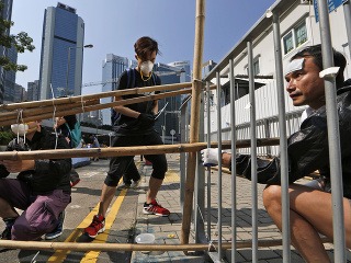 Polícia odstránila v Hongkongu