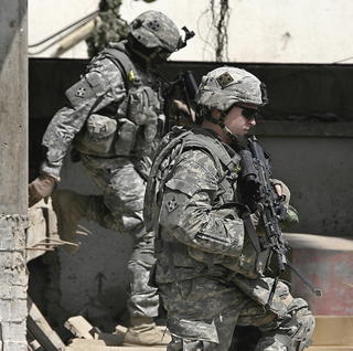 USA: Armáda obvinila štyroch