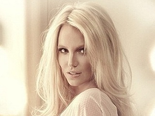 Britney Spears vyretušovaná na