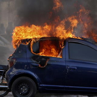 V Prievidzi niekto podpálil VW
