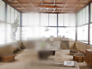Opustený areál kúpeľov Korytnica