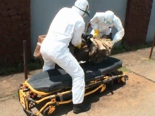 Ebola prekročila ďalšie hranice: