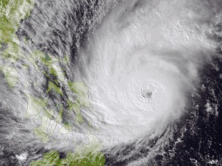 Tajfún Hagupit dnes udrel