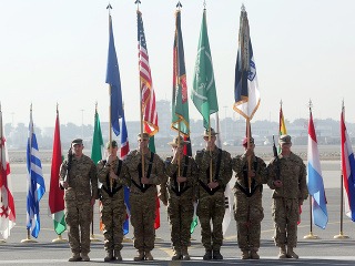 USA a NATO slávnostne