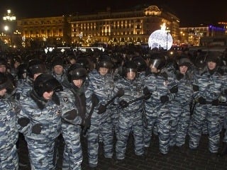 Ruská polícia musela rozohnať