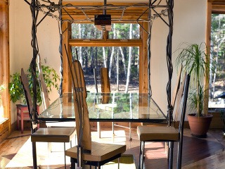 Netradičný dom uprostred lesa