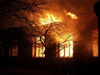 Pri požiari domu v