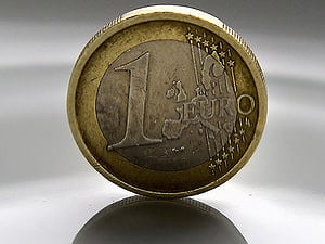 Bastrnák navrhuje eurový poplatok