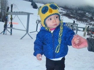 Túto rozkošnú malú lyžiarku