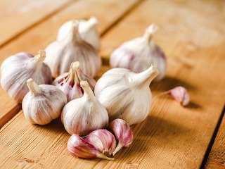 Užívajte cesnak správne, inak