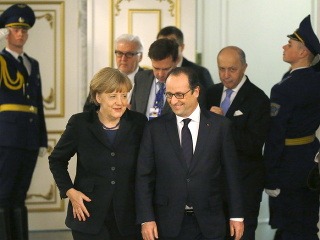 Merkelová a Hollande žiadajú