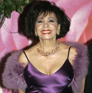 Shirley Bassey prepustili z
