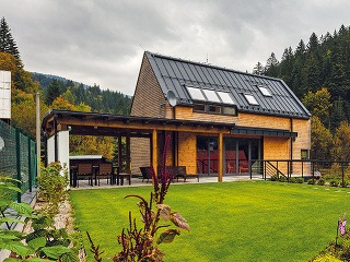 Praktický dom s modernou