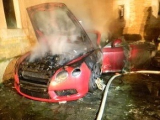 V Komárne zhorelo vozidlo