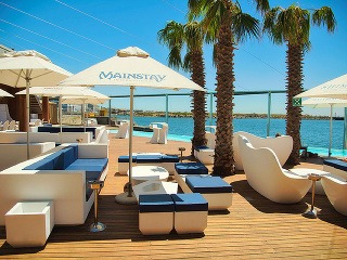  Plážový klub Shimmy,