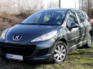 JAZDENÉ AUTO: Peugeot 207
