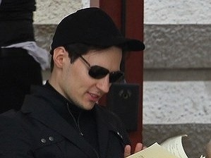 Kvôli politike prišiel o