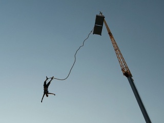 Smrtiaci bungee jumping: Milenci