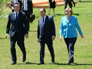 Zľava: David Cameron, Francois