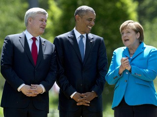 Zľava: Kanadský premiér Stephen
