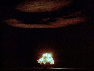 Prvý pokus o jadrový