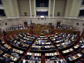 Grécky parlament schválil prvý