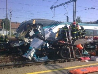 Obete tragickej zrážky vlaku