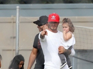 Neriešte náš cumeľ, odkazuje