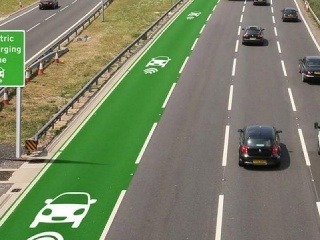 Elektromobily chcú nabíjať cez