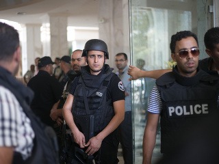 Tuniskom včera otriasol teroristický