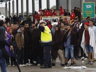 Desiatky migrantov stále prichádzajú