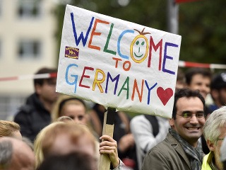 Nemci vítali utečencov a
