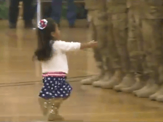 VIDEO Dievčatko prekazilo vojenskú