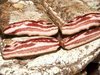 Slanina patrí medzi nezdravé