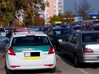 Policajtov v Piešťanoch prepadol